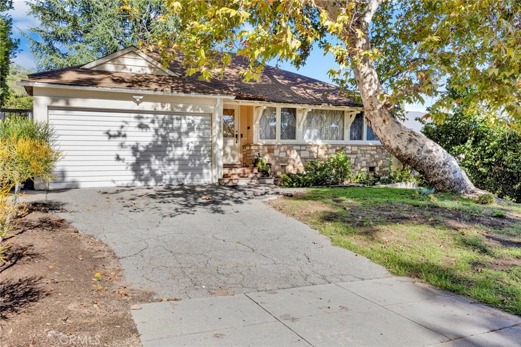 1605 Santa Rosa, Glendale, California 91208 home-pic-0